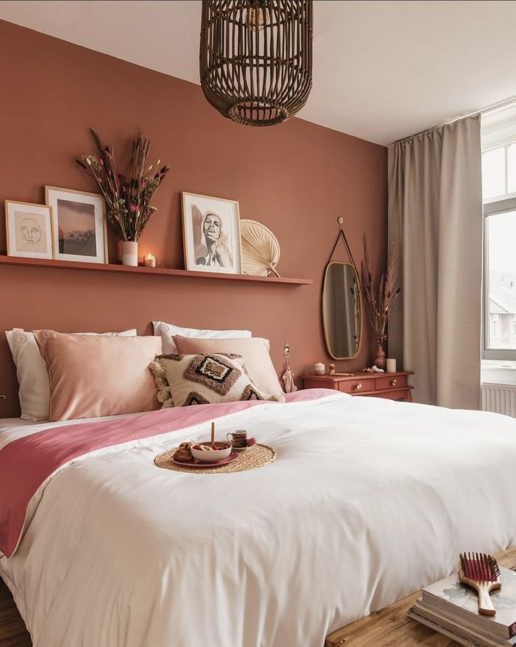 Décoration de chambre aux teintes rosées et naturelles, évoquant l’élégance et la douceur du futur ROSA Boutique Hôtel.