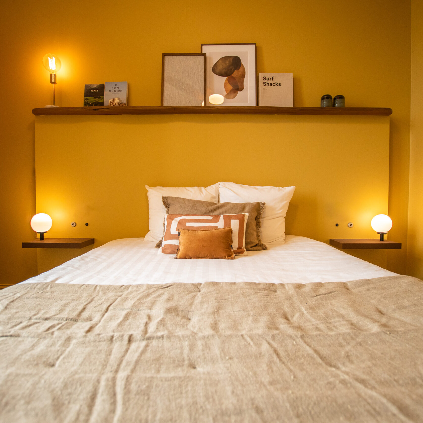 Vue sur le lit chambre confort ROSA Boutique Hôtel